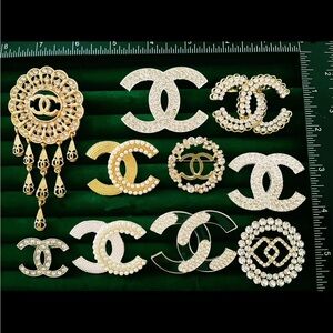 Lot 10 Pieces Initial Sparkling
Crystal Letter Brooch Pin Gold Silver Tone